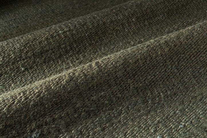 Loook Fringe 105 Hemp Rug Green detail – The Slow Store