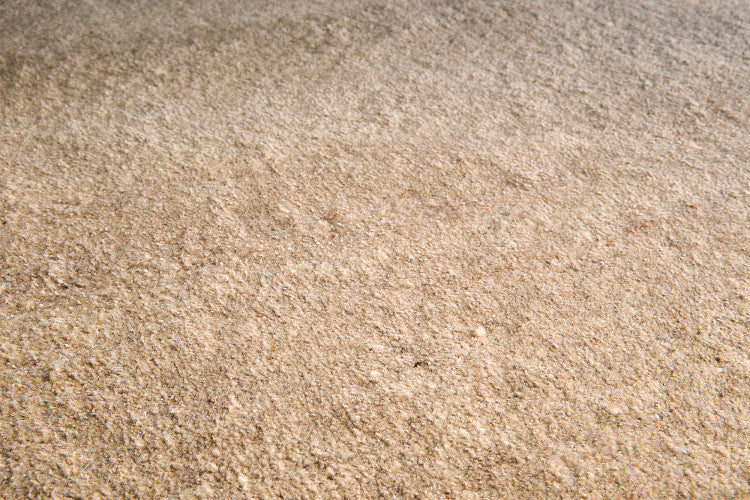Loook Cloud 418 Hand-Knotted Wool Rug Beige detail – The Slow Store