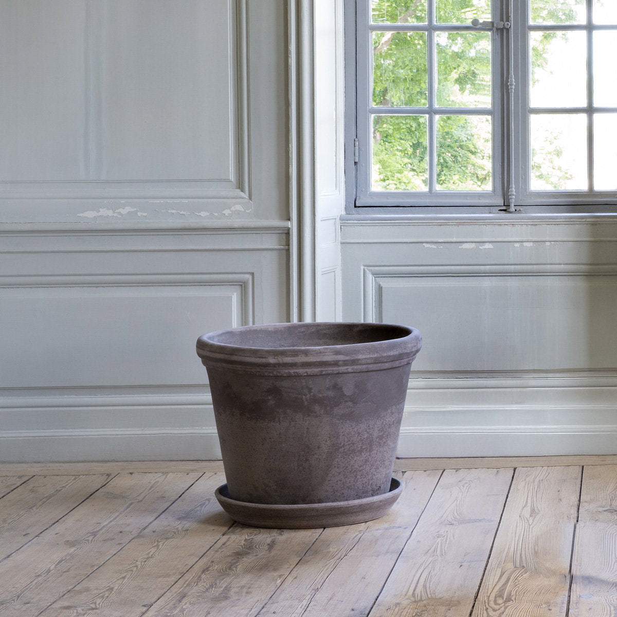 Bergs Potter Large Flora Grey Terracotta – The Slow Store – sfeerbeeld 2