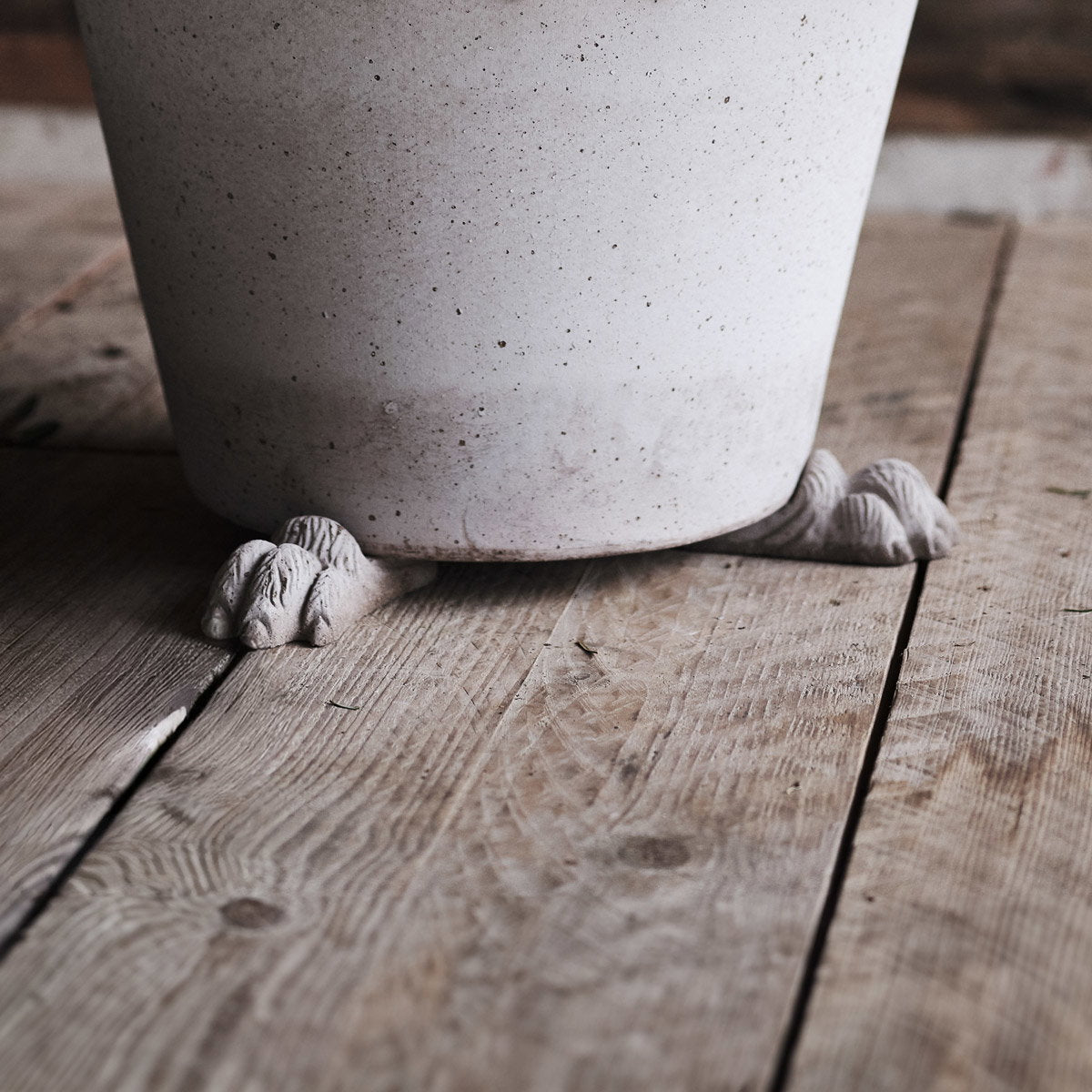 Bergs Potter Lion Paw Pot Feet Grey Terracotta – The Slow Store – sfeerbeeld 1